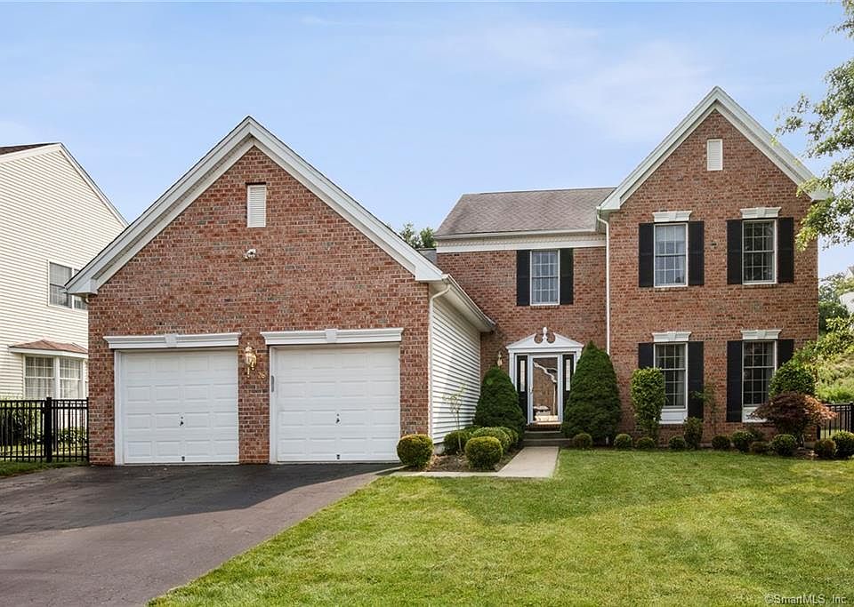 1st image of 26 Lilac Ln
