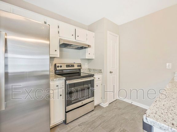 4th image of 4942 Camborne Cir