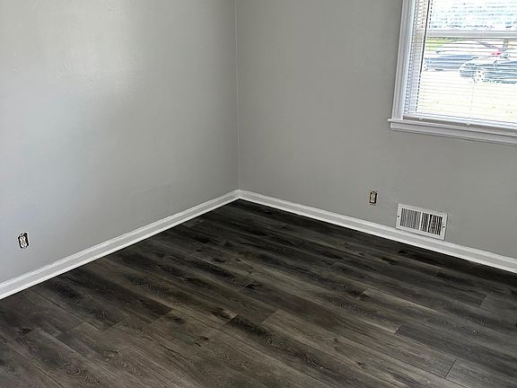 3rd image of 10205 Belmont Ave