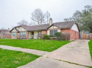 3815 Quiet Place Dr, Houston, TX 77082