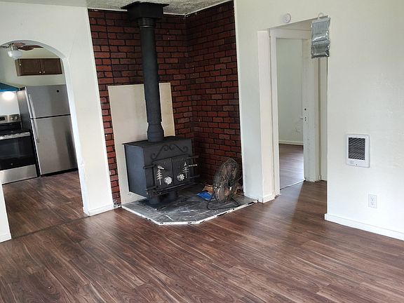 5th image of 302 Nenant St N