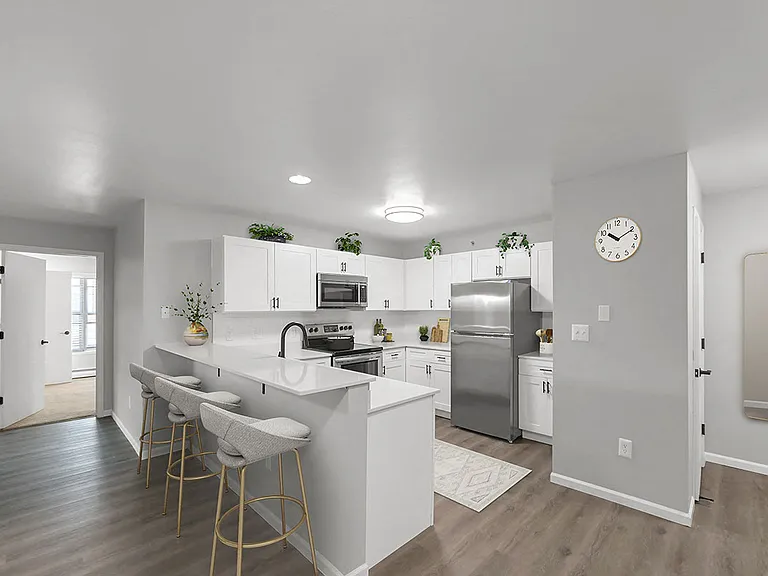 Rivers Edge Apartments — Photo 4