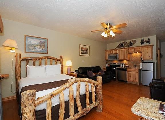 2nd image of 2235 Sidewinder Dr #407