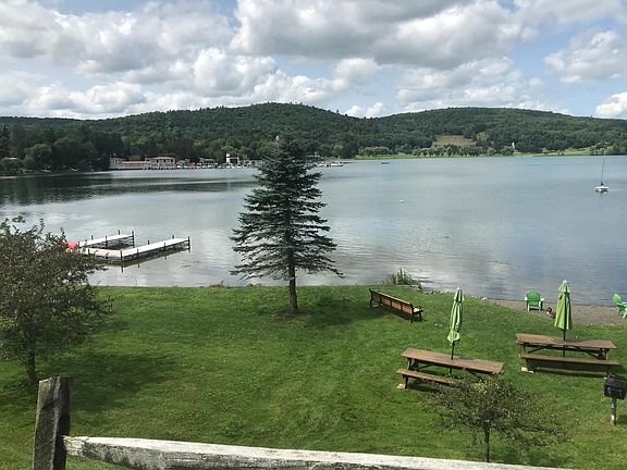 4th image of 28 Lakeview Dr S