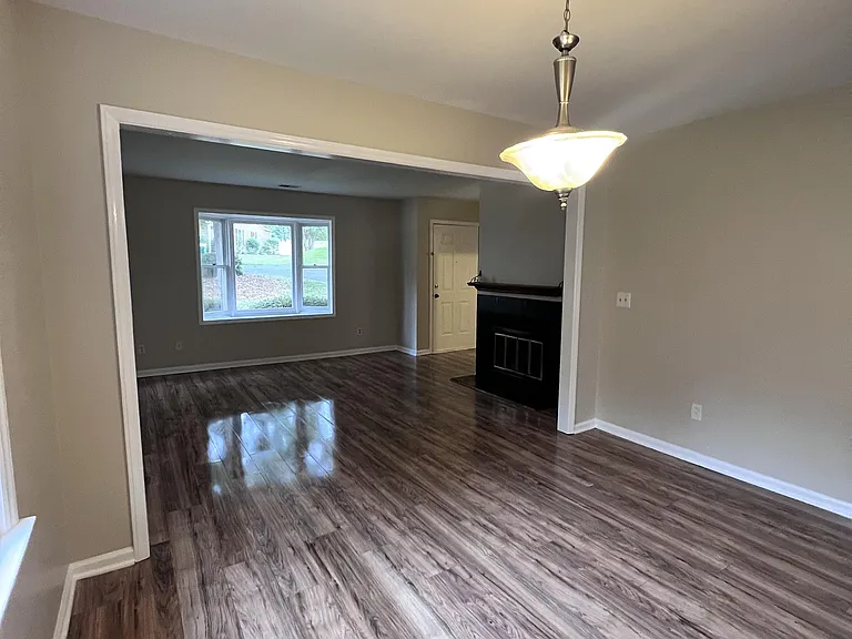 8326 Summerglen Cir — Photo 3
