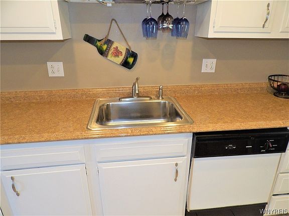 4th image of 1203 Charlesgate Cir