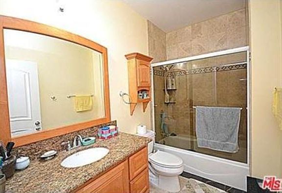 4th image of 1238 W 166th St #B