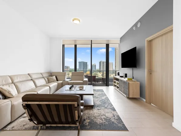 1000 Brickell Plz #1810, Miami, FL 33131