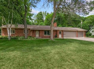2541 Little Creek Ln, Green Bay, WI 54311