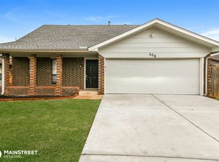 409 S Silver Leaf Dr, Moore, OK 73160