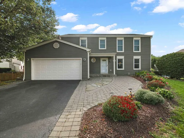 2443 Lawson Blvd, Gurnee, IL 60031