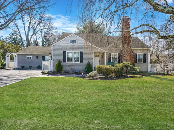 97 Elliman Place, Syosset, NY 11791