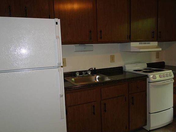 Spacious Eat-in Kitchen