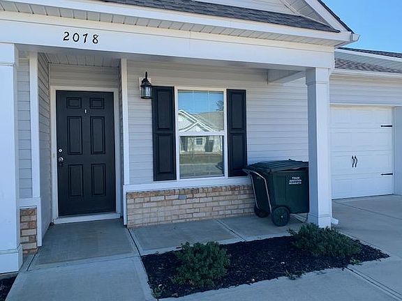 3rd image of 2078 Bonneville Cir
