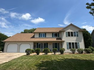 512 Laurel Dr, Saint Joseph, IL