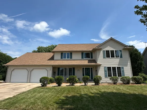 512 Laurel Dr, Saint Joseph, IL 61873