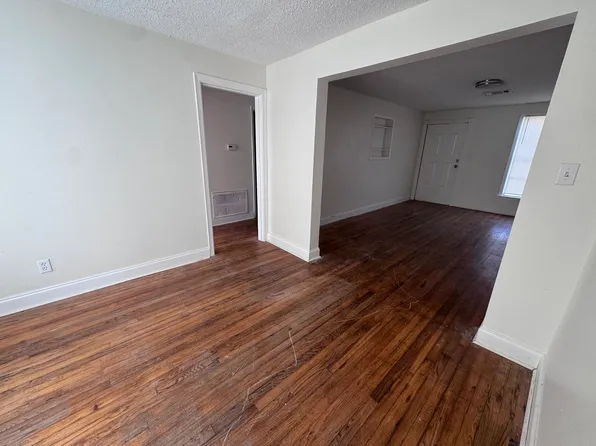 2304 W 58th St, North Little Rock, AR 72118