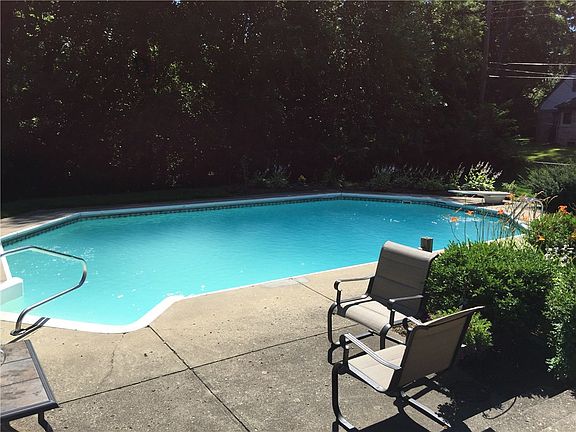 4th image of 233 Westview Dr