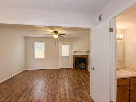 2nd image of 176 Petersburg Cir #A