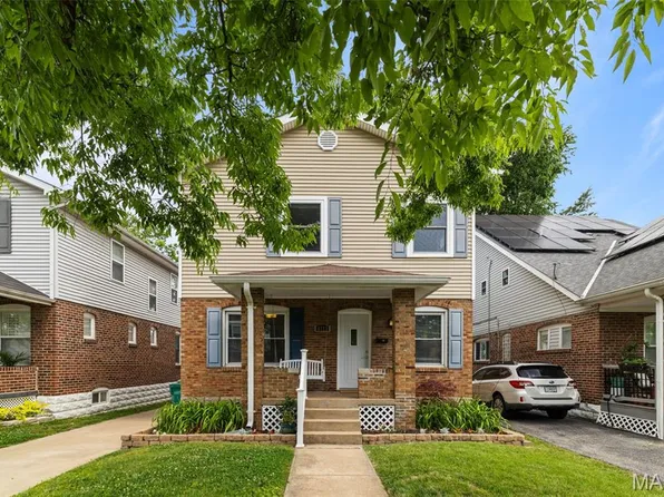 8771 Brentwood Pl, Saint Louis, MO 63144