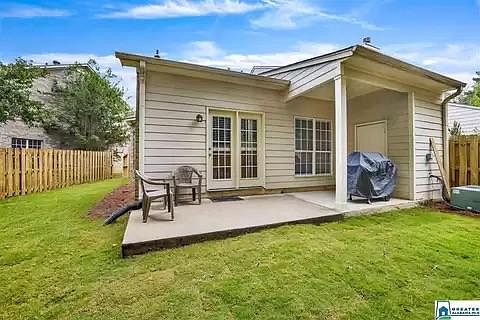 3rd image of 102 Frances Ln