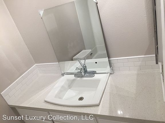 2nd image of 18530 Hatteras St Unit 339