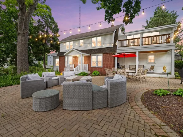 415 S Lake Shore Dr, Lake Geneva, WI 53147