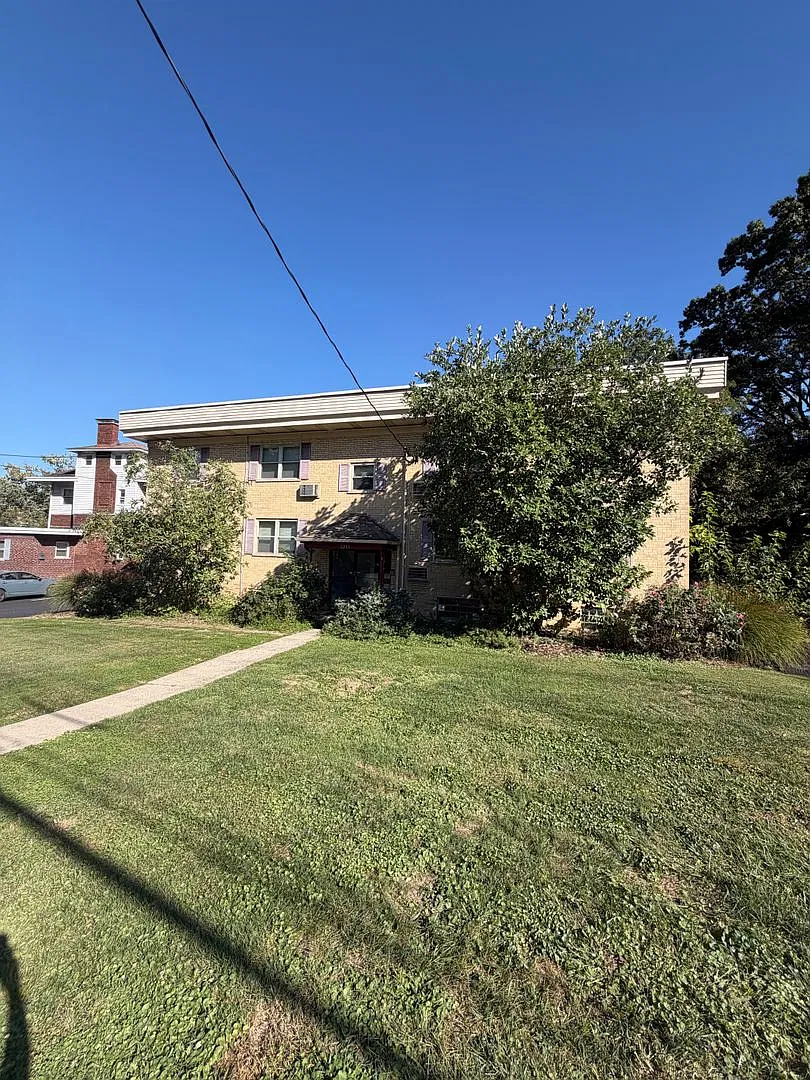 2233 Madison Road — Photo 2