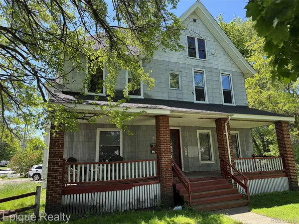 804 Court St, Port Huron, MI 48060