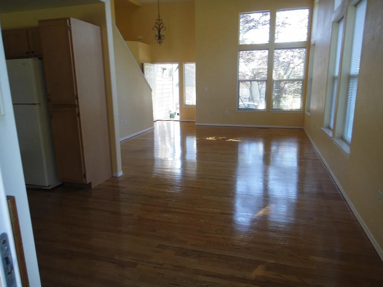 3 bed, 1600 sqft, $2,945 — Photo 4