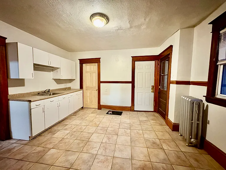 14 Coomes St #3 — Photo 8