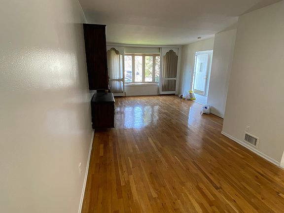 3rd image of 1547 208th St Floor 1
