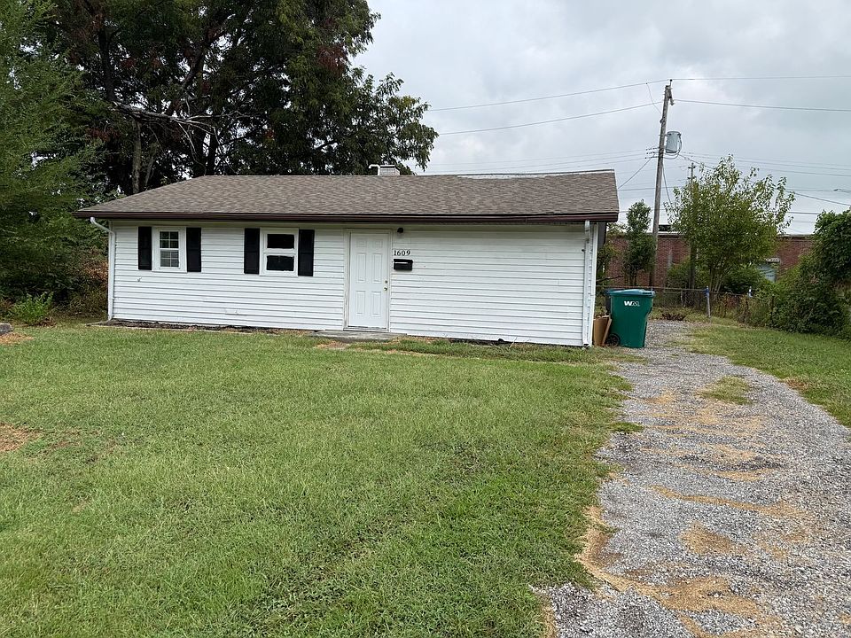 1st image of 1609 Armand Dr