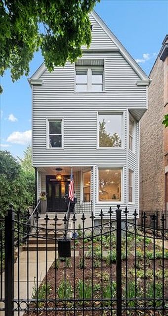 1st image of 3437 N Janssen Ave #1