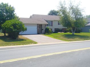 4110 Braddock Trl, Eagan, MN 55123