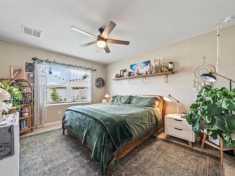 1267 Casey Ave — Photo 6