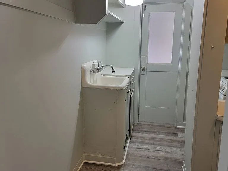 209 N Madison St — Photo 15