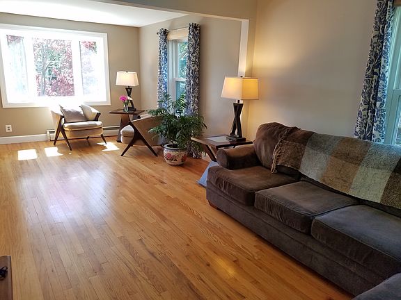 Spacious Livingroom