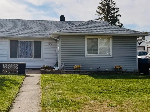 4527 W 88th Pl, Hometown, IL 60456