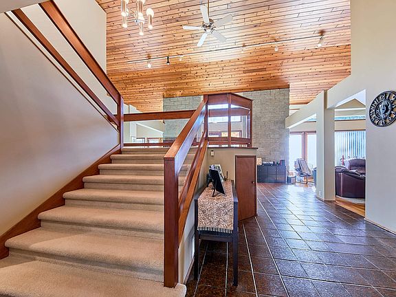 5th image of 10040 Rolley Cres