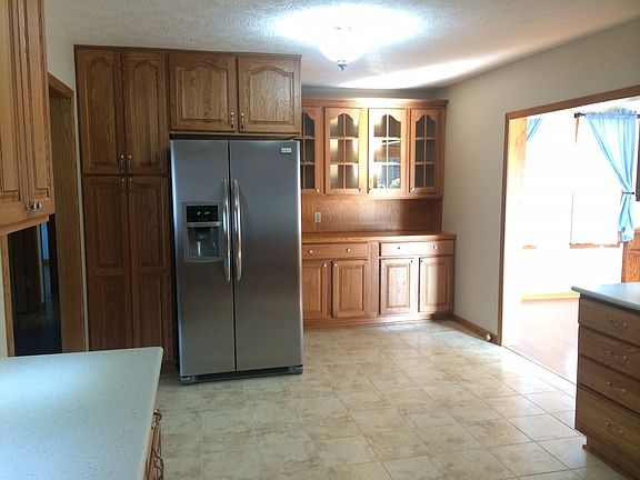 3rd image of 118 Valley View Dr NE