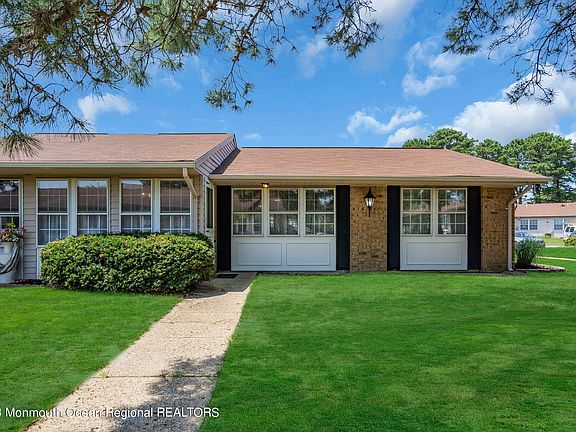 2nd image of 81 Cambridge Circle #D