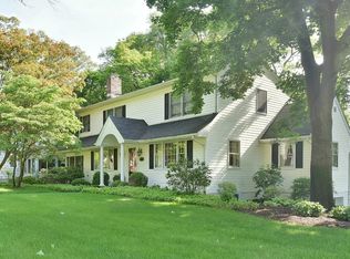 333 Hillcrest Rd, Ridgewood, NJ 07450