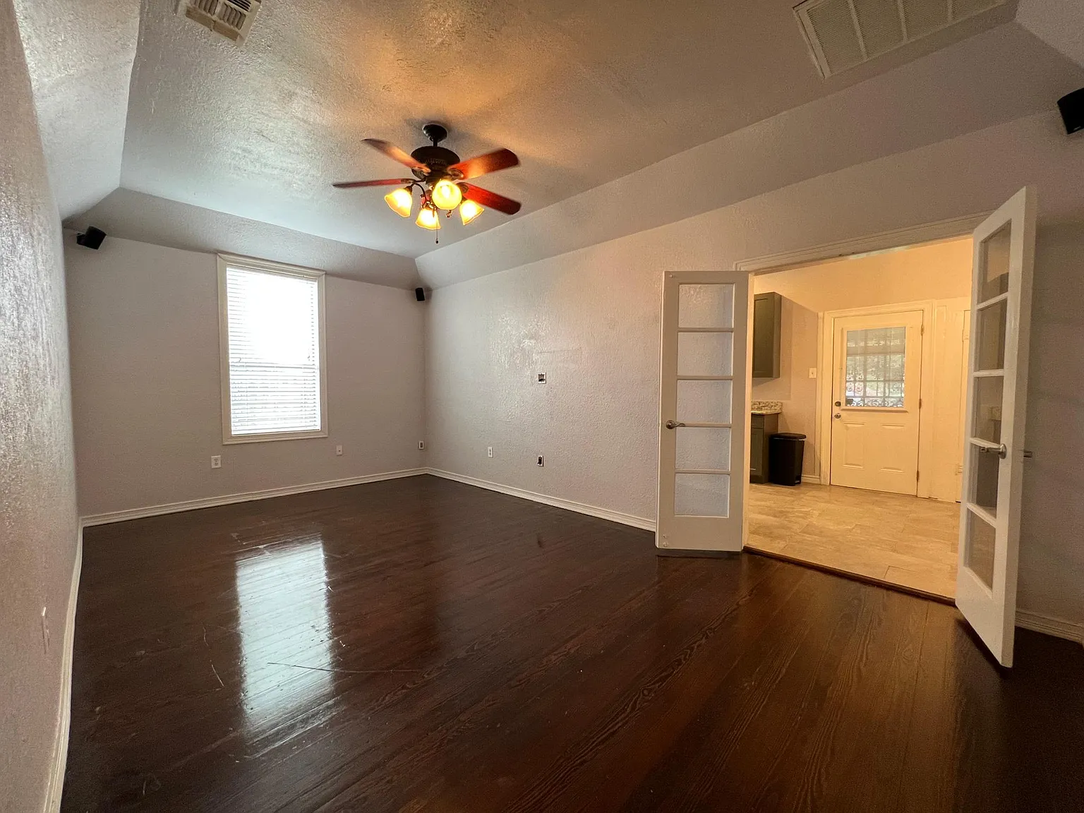 3 bed, 1400 sqft, $1,850 — Photo 4