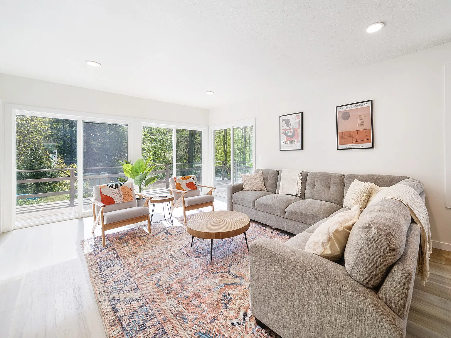 3 bed, 1176 sqft, $2,480 — Photo 1
