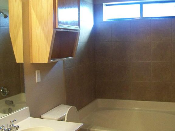 4th image of 1507 Nicholas Cir APT B