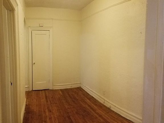 4th image of 200 E 19th St APT 4C