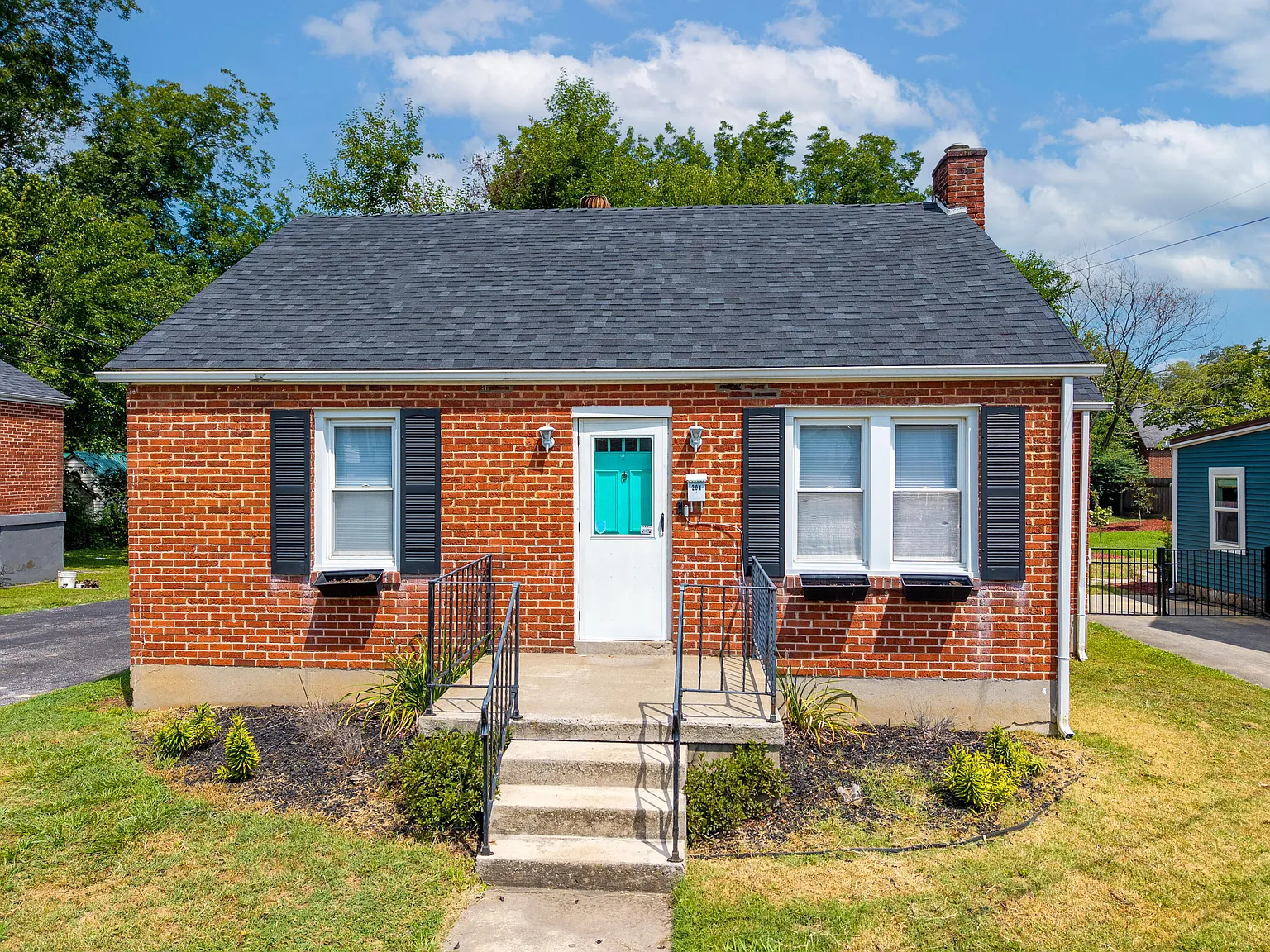 204 W Oak St photo 1