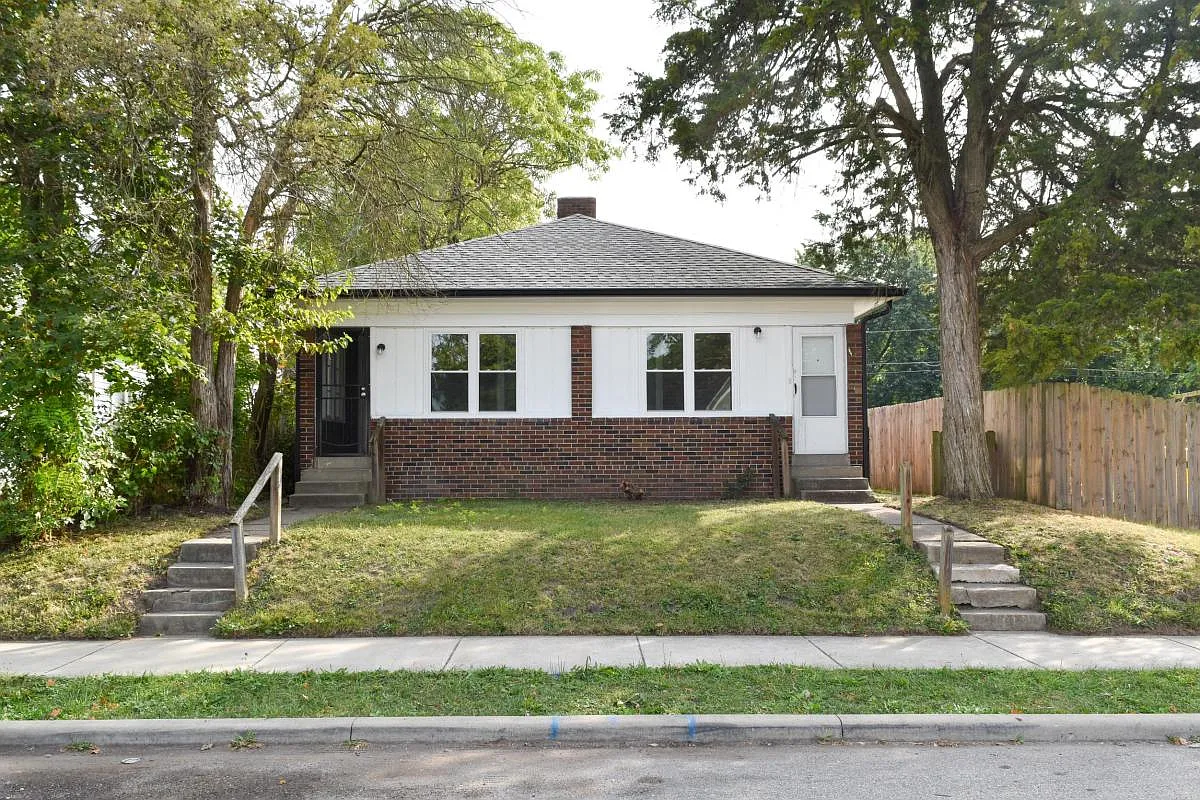 1225 N Olney St photo 1