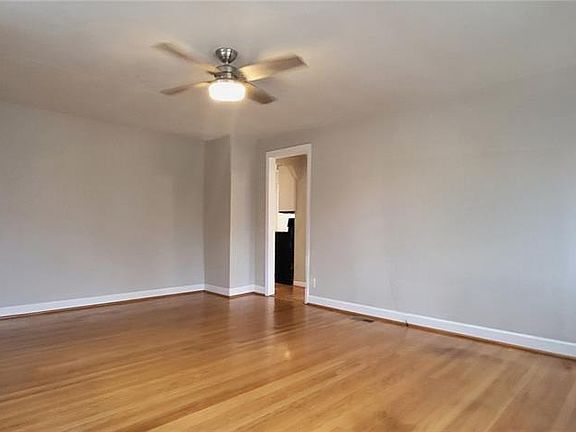 5th image of 443 Erber Dr